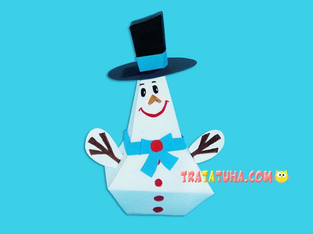 Volumetric paper snowman with template