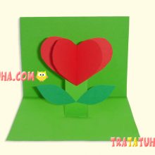DIY Flower-Heart Greeting Card